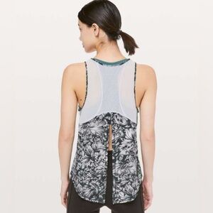 Lululemon Sculpt Tank Tie Back
Night Garden Ice Grey Black / Ice Grey